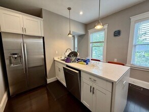 14 Olcott St, Unit 1 in Watertown, MA - Building Photo - Building Photo