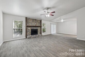 7030 Huntsmaster Dr in Charlotte, NC - Building Photo - Building Photo