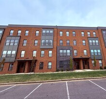 2435 Ownby Ln in Richmond, VA - Building Photo