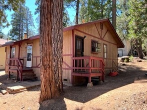19945 L St in Twain Harte, CA - Building Photo - Building Photo