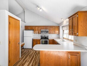 3427 Faye Dr in Bellevue, NE - Building Photo - Building Photo
