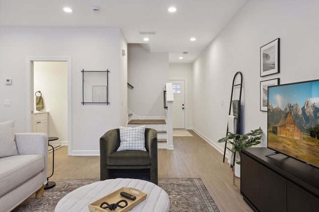 property at 947 Willow Pl