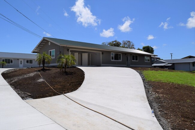 1767 Kilauea Ave in Hilo, HI - Building Photo - Building Photo