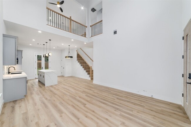 6715 England St in Houston, TX - Foto de edificio - Building Photo