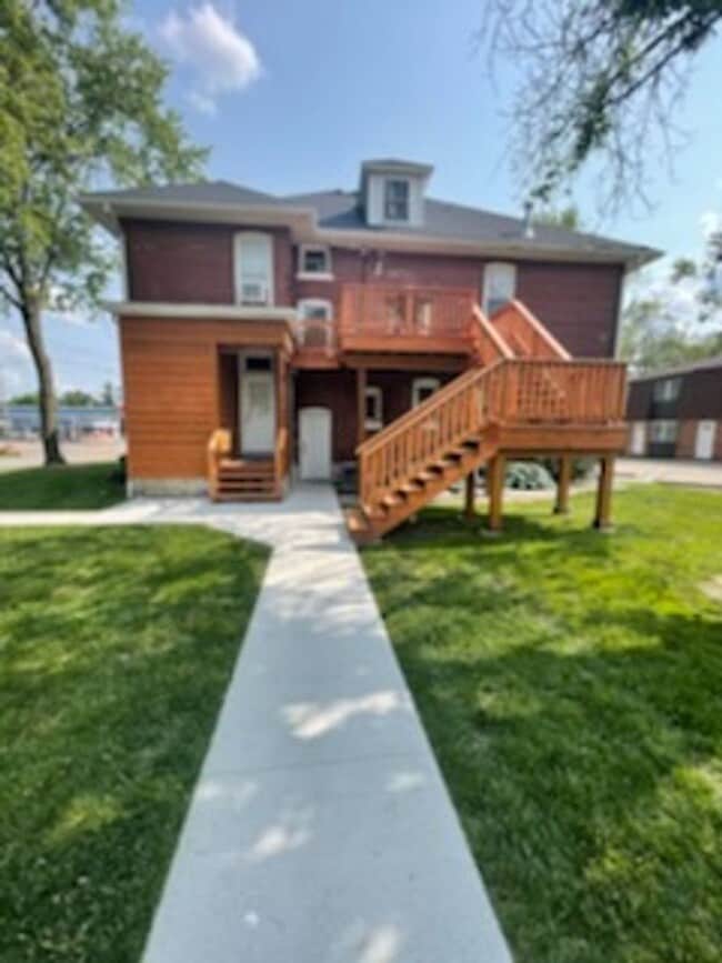 621 Broadway in Highland, IL - Building Photo - Building Photo