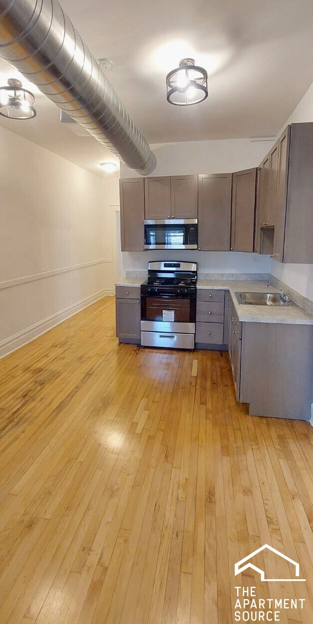 property at 4050 W Hirsch St