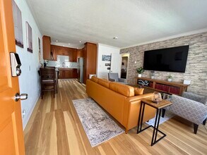 1085 12th St, Unit I in Imperial Beach, CA - Foto de edificio - Building Photo