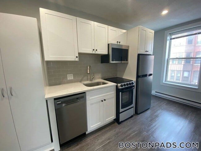 76 Franklin St, Unit 31 in Worcester, MA - Foto de edificio - Building Photo