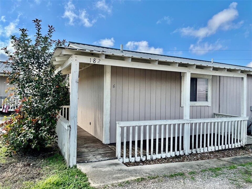 125 Stockmen in Maxwell, TX - Building Photo