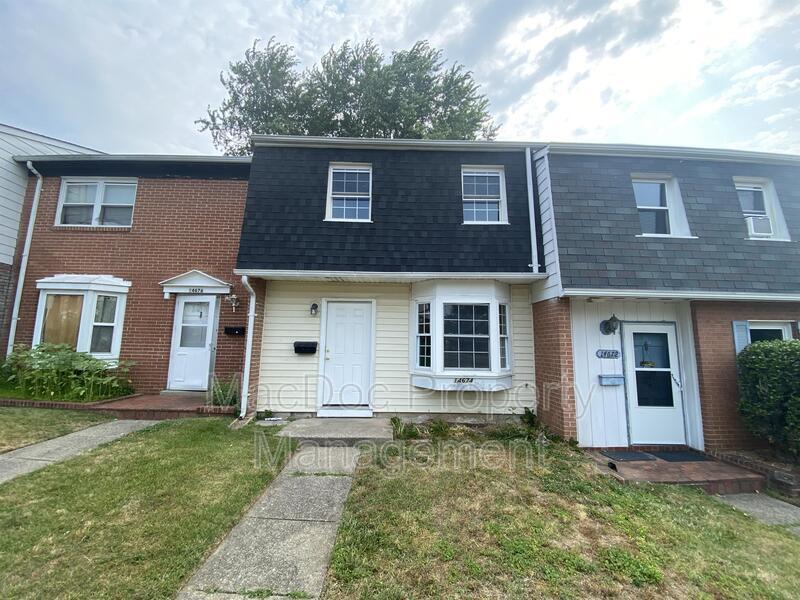 14674 Pinon Ct in Woodbridge, VA - Building Photo