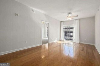195 14th St NE, Unit P404 in Atlanta, GA - Foto de edificio - Building Photo