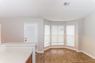 7875 Sarah Ann Dr S in Southaven, MS - Foto de edificio - Building Photo