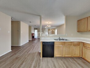 4217 Meadowknoll Dr in Fort Worth, TX - Building Photo - Building Photo