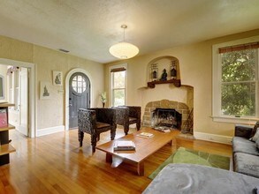 102 Laurel Ln in Austin, TX - Building Photo - Building Photo