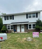 218 E Laurie St in Lake Geneva, WI - Building Photo