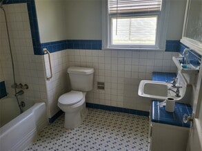 4921 Alamo Dr in Galveston, TX - Building Photo - Building Photo