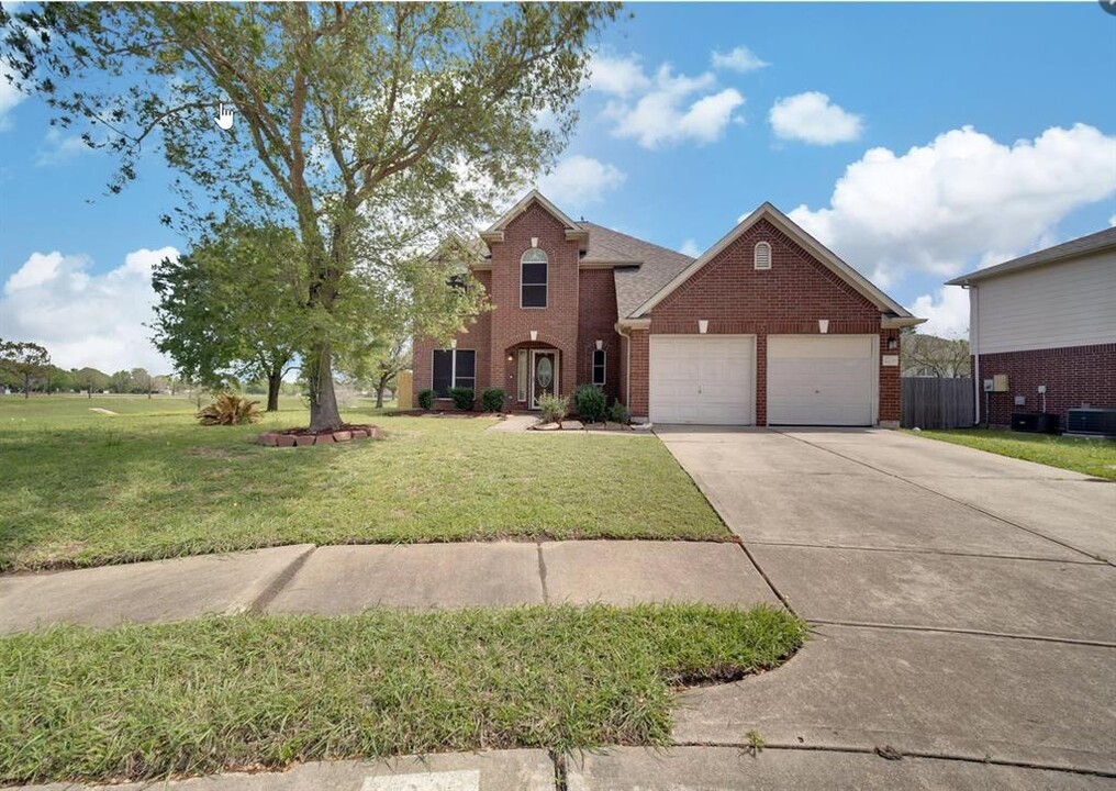 8207 Aliso Canyon Ln in Houston, TX - Foto de edificio