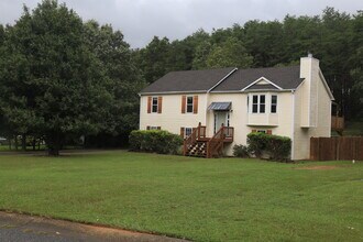 84 Indian Hills Dr in Rydal, GA - Building Photo - Building Photo