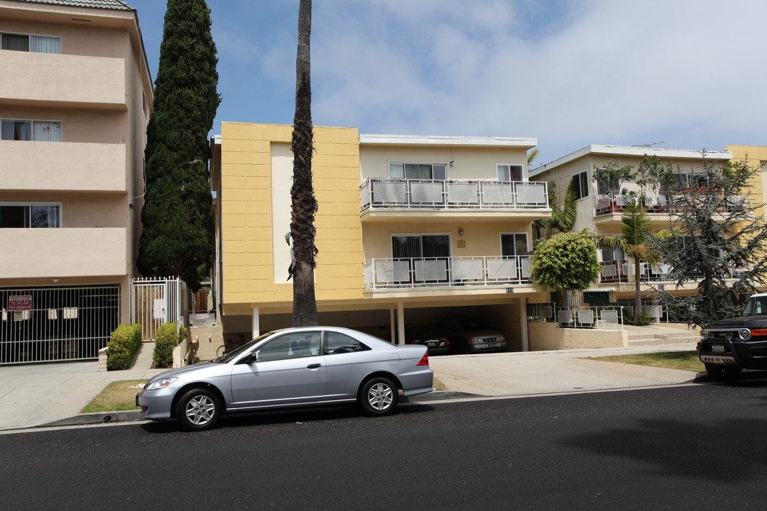 919 9th St in Santa Monica, CA - Building Photo