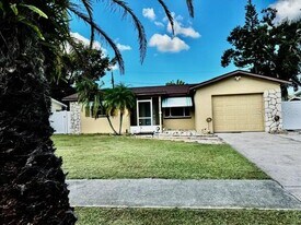 1155 San Remo Dr in Largo, FL - Building Photo