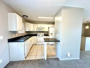 16130 Birch Ave in Omaha, NE - Foto de edificio - Building Photo