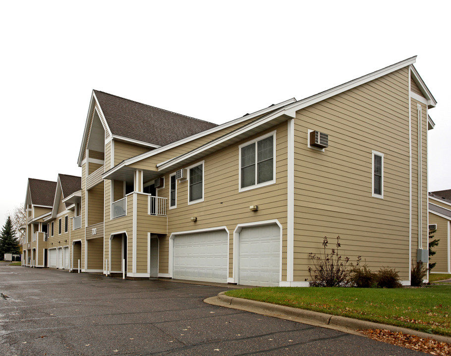 700 10th Ave N in Sartell, MN - Building Photo