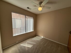 508 Woodside Oaks in Sacramento, CA - Building Photo - Building Photo