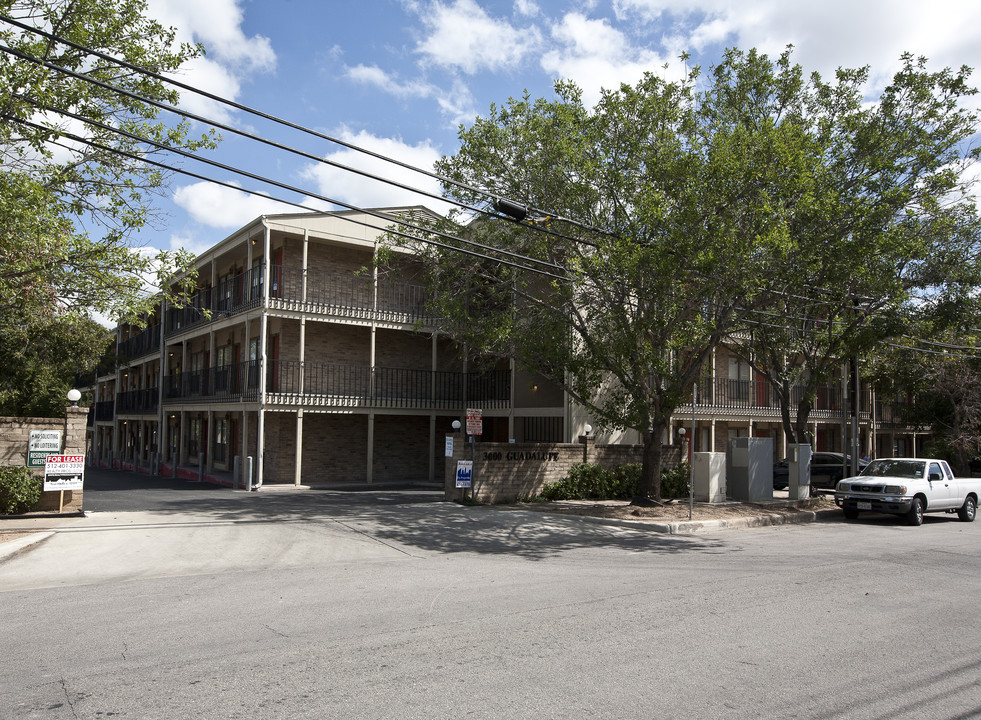 3000 Guadalupe in Austin, TX - Foto de edificio