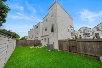 5337 Donovan Gdns Ln in Houston, TX - Building Photo - Building Photo
