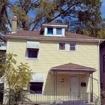 526 W Mulberry St in Springfield, OH - Building Photo