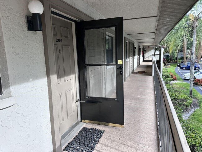 3034 Eastland Blvd in Clearwater, FL - Building Photo - Building Photo