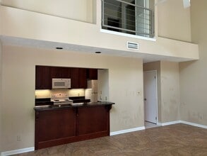 1488 Mitchell Ave in Tallahassee, FL - Foto de edificio - Building Photo