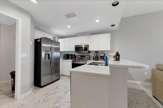 3706 54th Dr W in Bradenton, FL - Building Photo - Building Photo