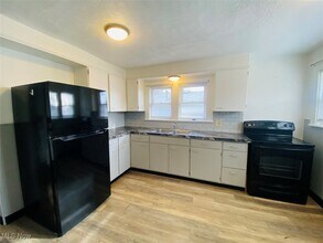 2420 E Market St in Akron, OH - Building Photo - Building Photo