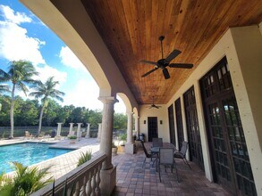 1400 Crestwood Ct S in Royal Palm Beach, FL - Building Photo - Building Photo