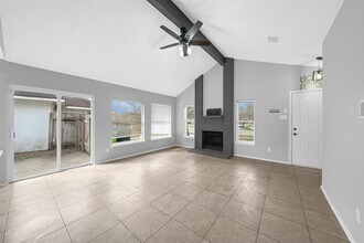 4925 Greenwood Dr in Rosenberg, TX - Building Photo - Building Photo