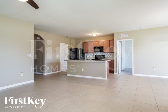 1110 NW 24th Pl in Cape Coral, FL - Building Photo - Building Photo