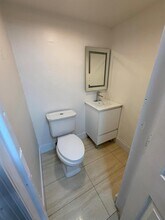 2336 NW 35th St in Miami, FL - Building Photo - Building Photo