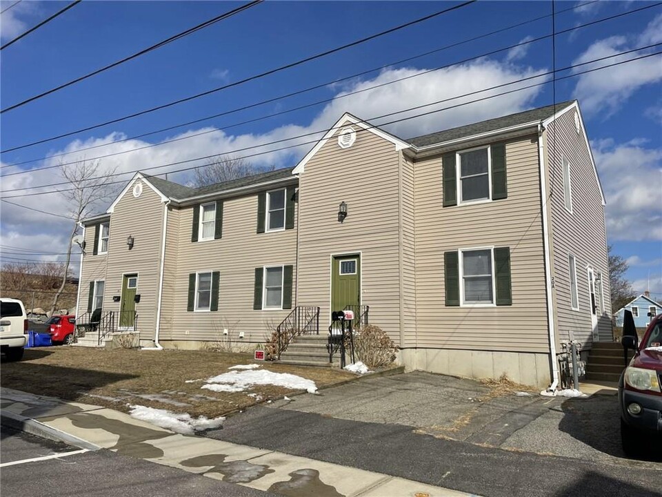 20 Ryan Ave in Bristol, RI - Building Photo