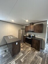 211 Addison St in Oak Grove, KY - Building Photo - Building Photo