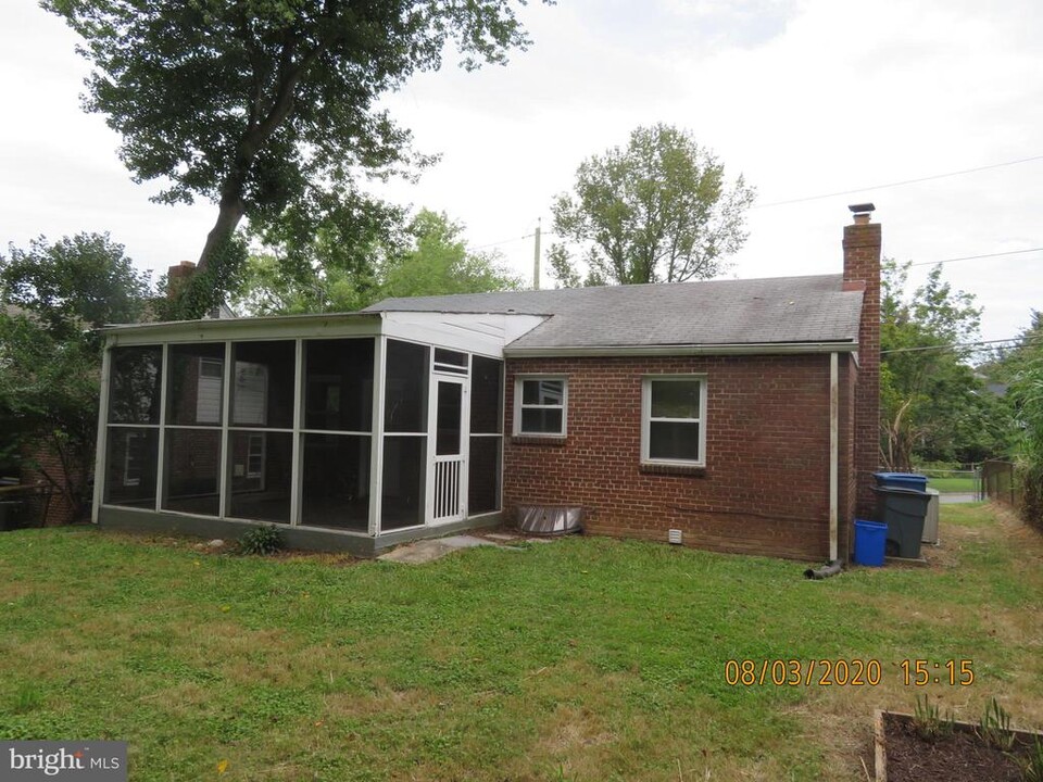 4218 Matthews Ln in Kensington, MD - Building Photo