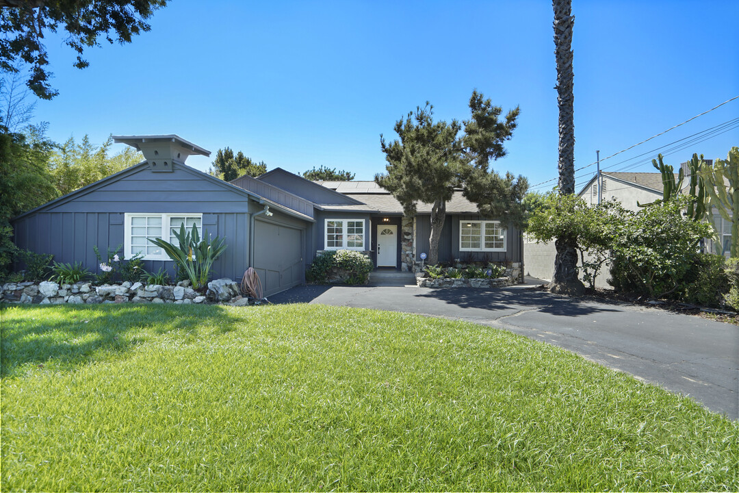 6251 Buffalo Ave in Van Nuys, CA - Building Photo