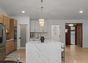 14244 NE 80th Pl in Redmond, WA - Building Photo - Building Photo