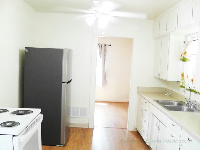 209 Tripp St in Medford, OR - Building Photo - Building Photo