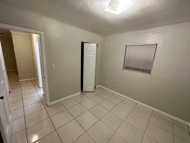 7725 Cassino Ave in Orlando, FL - Foto de edificio - Building Photo