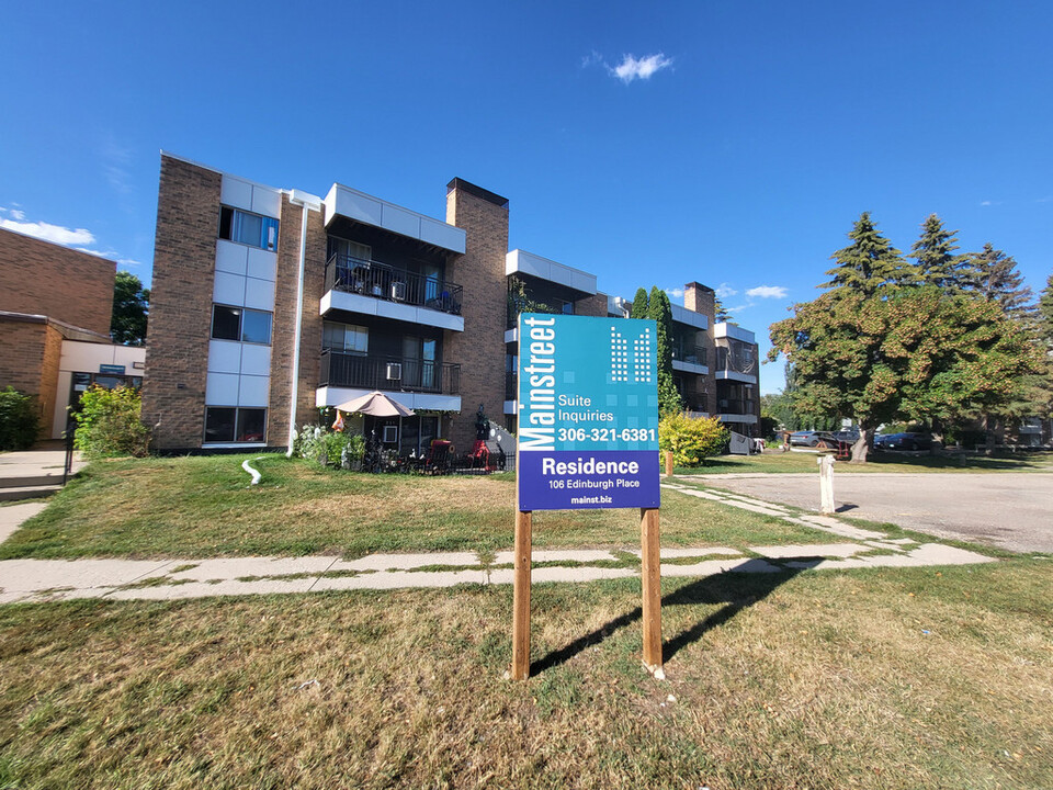 Mainstreet Residence in Saskatoon, SK - Building Photo