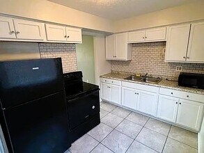 2472 Warren Pky, Unit #19 in Twinsburg, OH - Building Photo - Building Photo