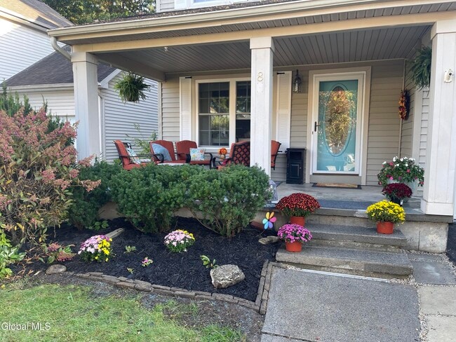 8 Furlong St in Saratoga Springs, NY - Building Photo - Building Photo
