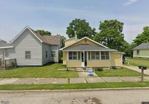 1414 E Highland Ave in Muncie, IN - Building Photo
