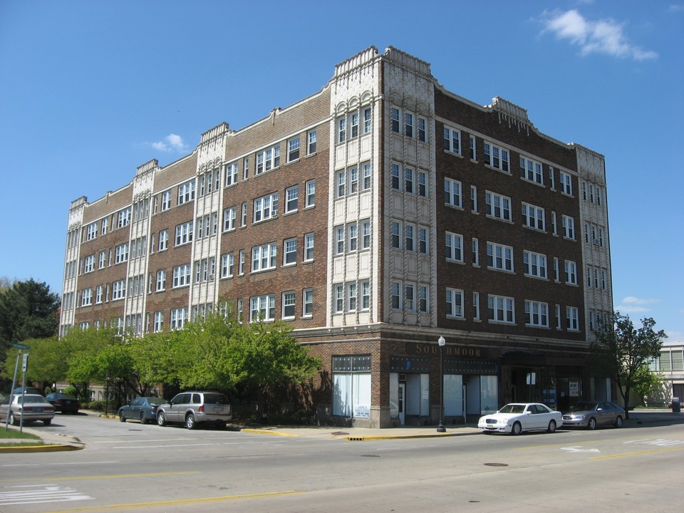 Southmoor Apartments in Hammond, IN - Building Photo